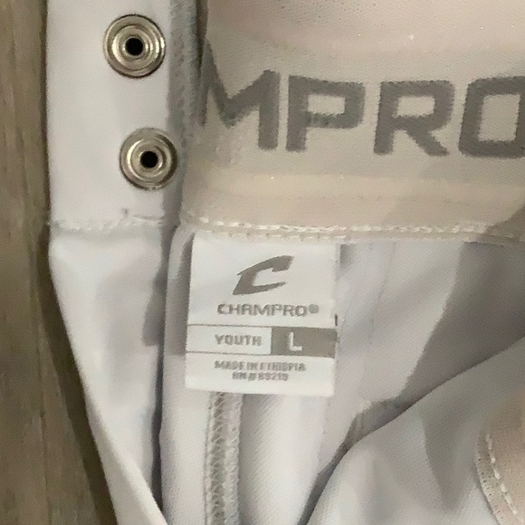 4 pair Used Youth baseball knickers 2 white/2 gray with navy stripe - Picture 4 of 8